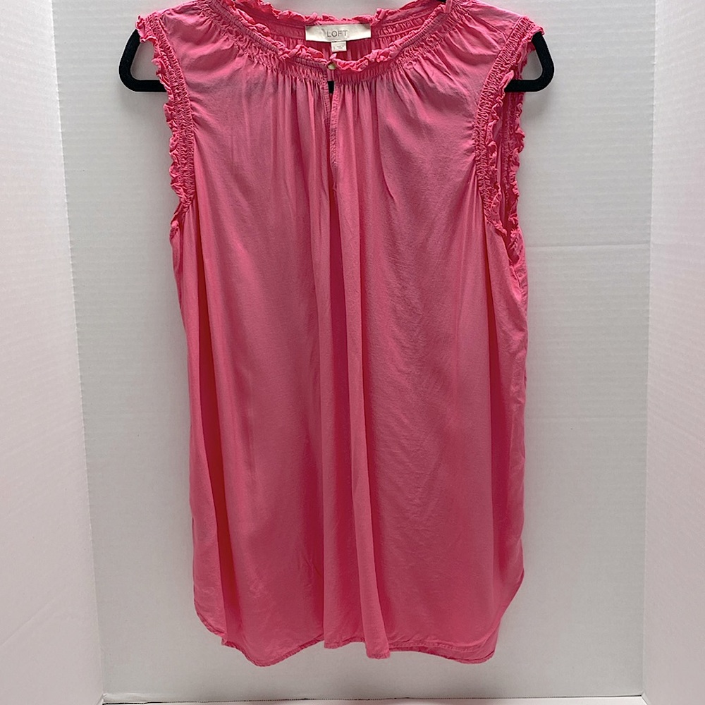 Loft ruffled sleeved top! Size Large (12-14)